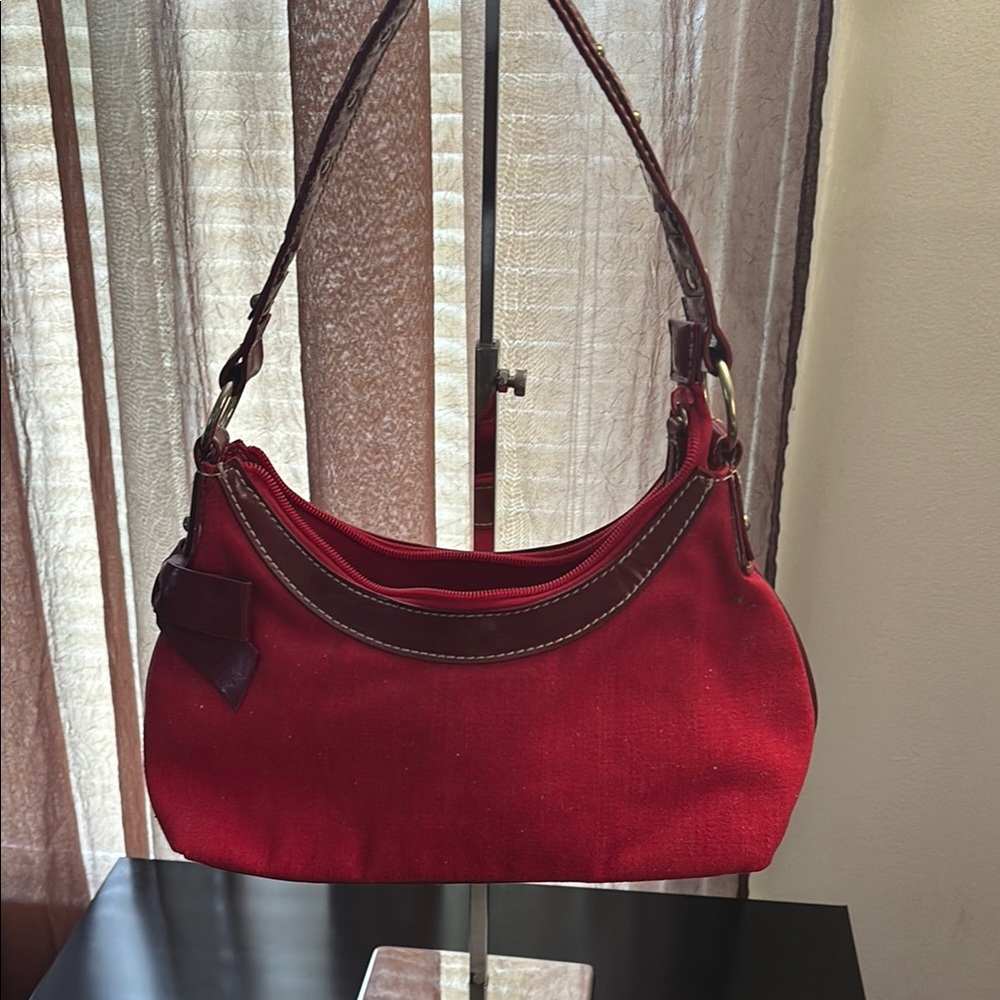 Elegant Red Shoulder Bag